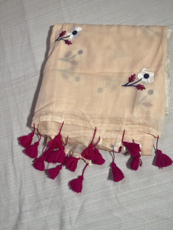 mulmul cotton embroidery saree