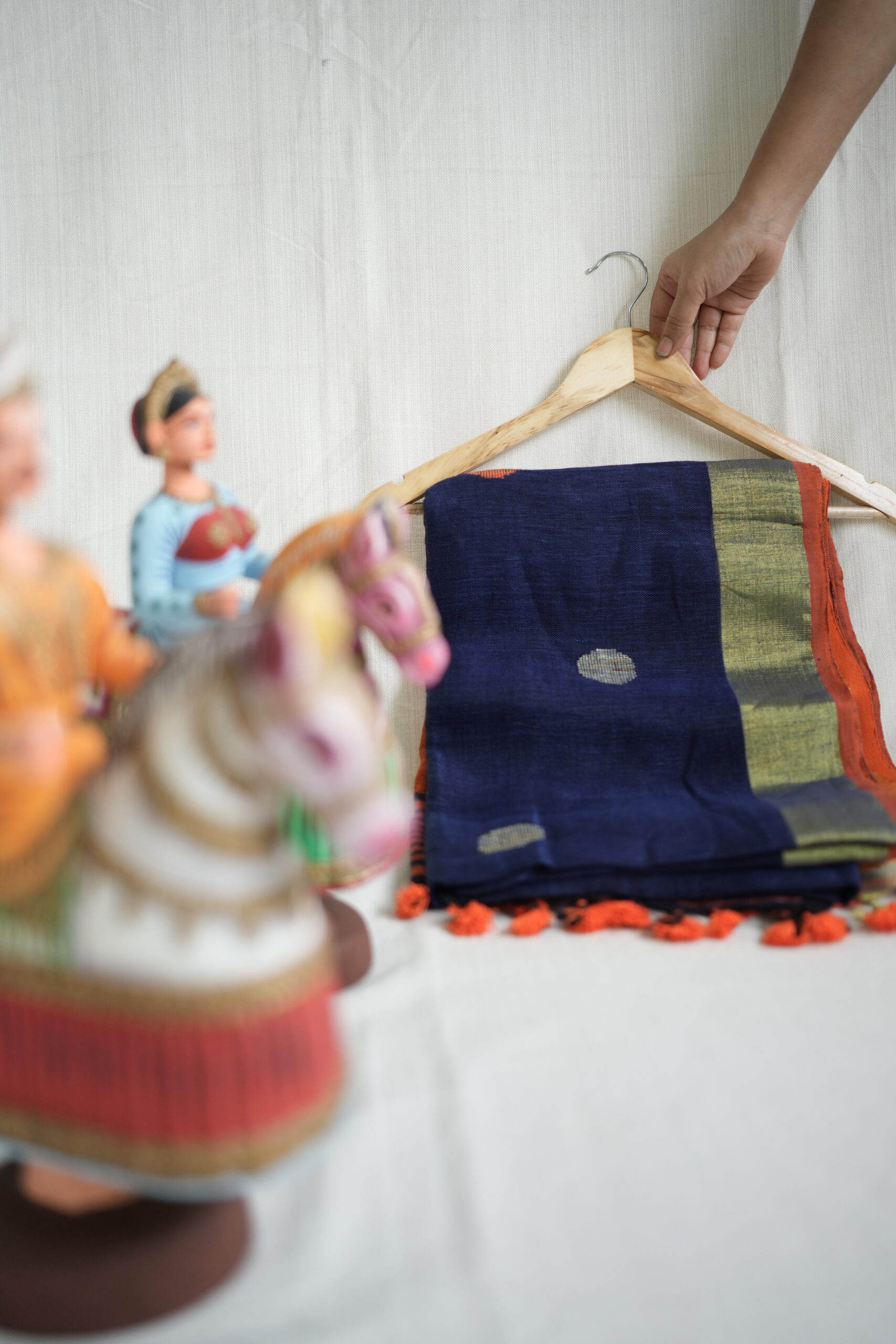 Pure Linen Saree PLBO08 - Image 4