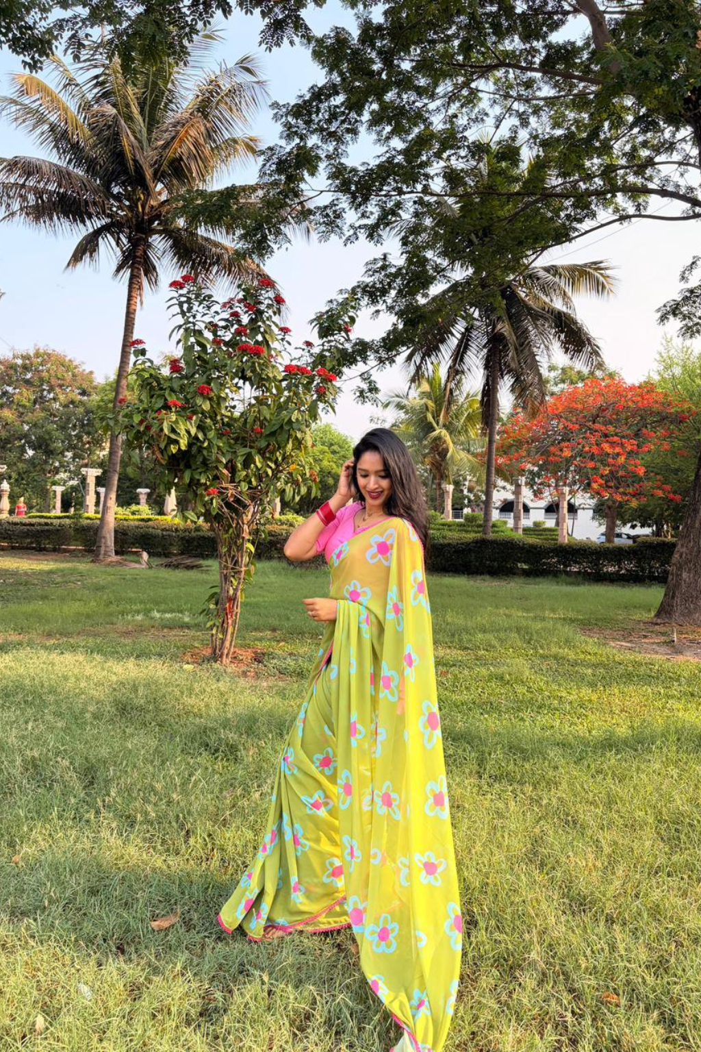 Green and Pink Floral Saree - Image 3