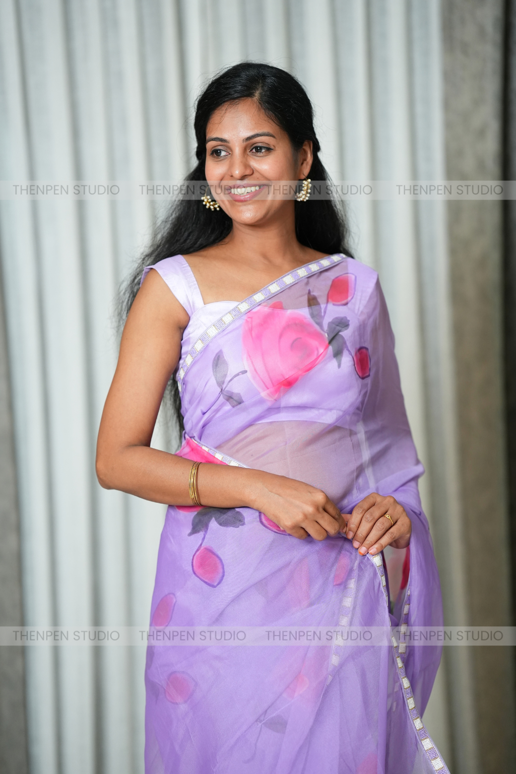 Organza Saree With Floral Prints- Lavender - Image 2