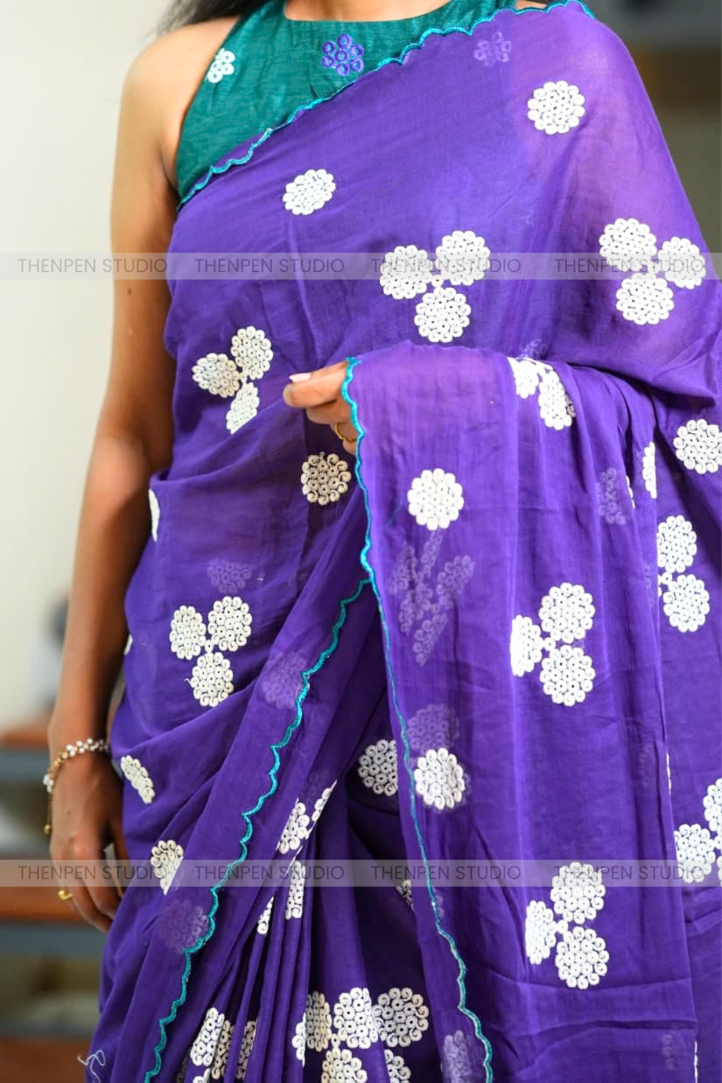 Mulchanderi Threadwork saree - Image 2