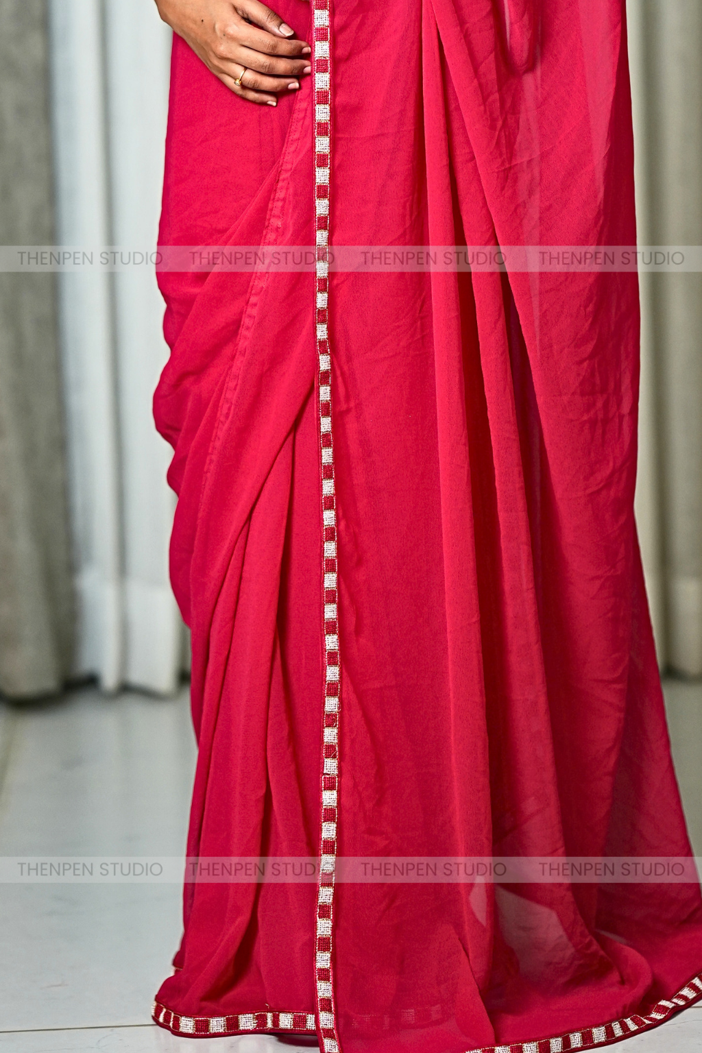Georgette Rani Pink Saree With Elegant Border - Image 4
